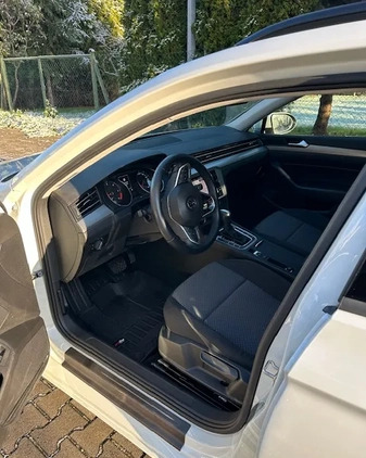 Volkswagen Passat cena 99900 przebieg: 21500, rok produkcji 2020 z Oława małe 67